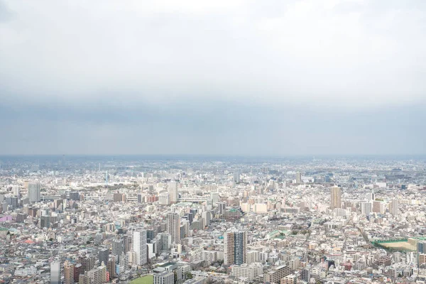 Tokyo, Japonya - 28 Mart 2019: Tokyo, Japonya 'da Ikebukuro' nun panoramik modern şehir gökyüzü manzaralı emlak ve şirket inşaatı için Asya iş konsepti