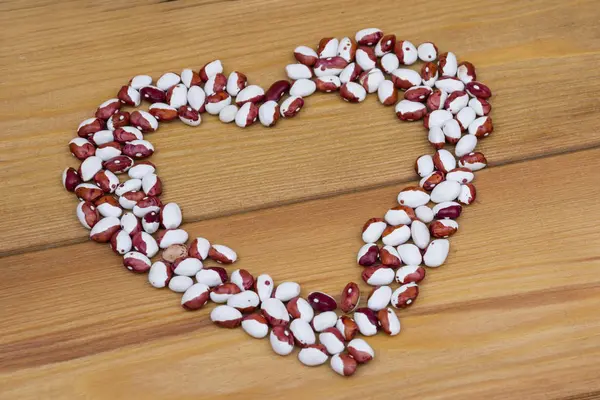 fasulye bir kalp şeklinde koydu