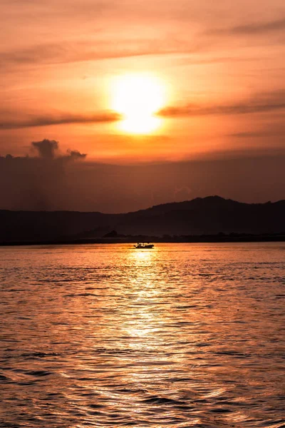 Pôr Sol Rio Irrawaddy Rio Ayeyarwaddy Bagan Myanmar Birmânia — Fotografia de Stock