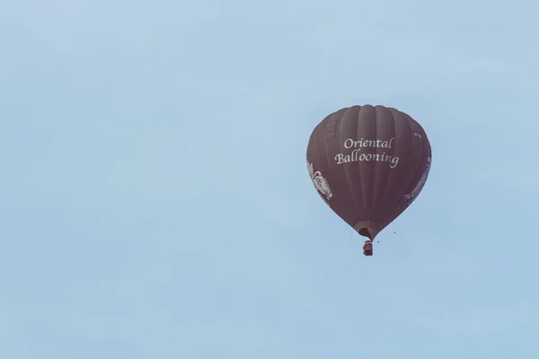 Hete Lucht Ballonnen Pagodes Mistige Oude Bagan Myanmar — Stockfoto