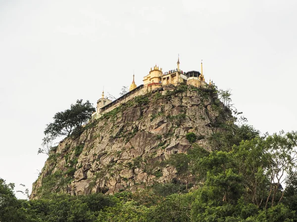 Vista Debajo Del Templo Colina Myanmar Montaña Popa — Foto de Stock