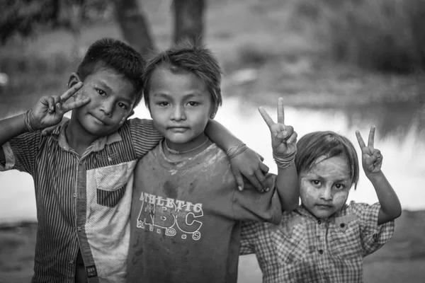 Yangon Myanmar Junho 2016 Rosto Bonito Menino Birmanês Uma Aldeia — Fotografia de Stock