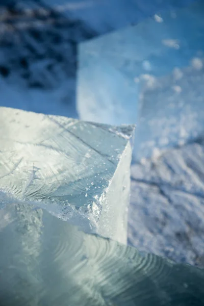Большие Кубики Природного Льда — стоковое фото