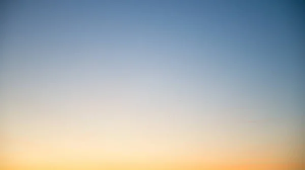 Яркое Ясное Небо Облаков Сумерках Перед Восходом Солнца Ясное Утреннее — стоковое фото