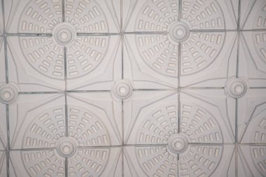 Eski antik alçı tavan çiçek öğeleri, alçı tavan döşemeleri ile