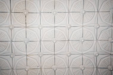 Eski antik alçı tavan çiçek öğeleri, alçı tavan döşemeleri ile