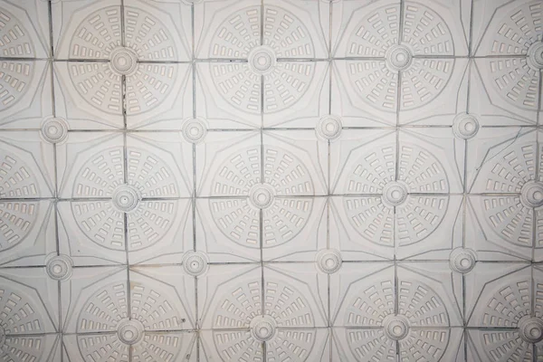 Eski antik alçı tavan çiçek öğeleri, alçı tavan döşemeleri ile