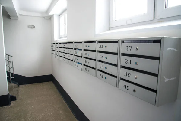 Bir Konut Apartman posta kutularına