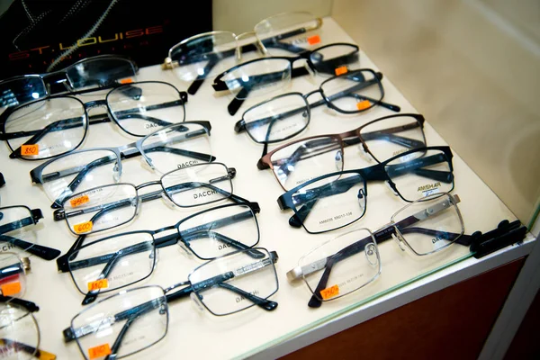 Région Tcheliabinsk Russie Février 2019 Vitrine Avec Des Lunettes Échantillons — Photo