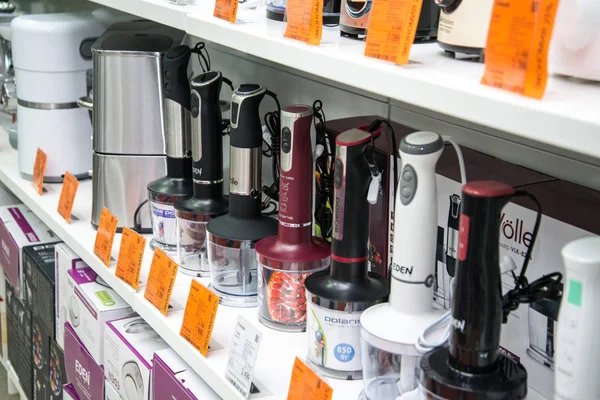 Çelyabinsk bölgesi, Rusya Federasyonu - Şubat 2019. Ev elektrik eşyaları Nord alışveriş. Mal ile rafları