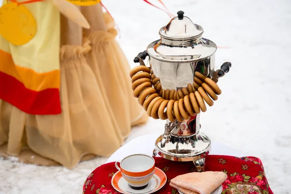 Tetera Turca Tradicional Samovar Y Vasos De Té Foto de stock y más