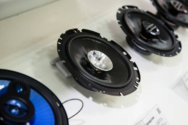 Челябинская область, Россия - февраль 2019 года. Магазин бытовых электротоваров NORD. Стойки с товаром
.