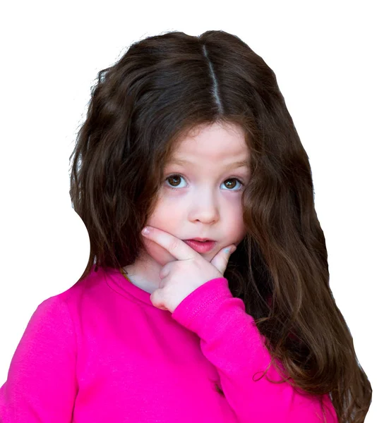 Menina bonita 4-5 anos de idade com cabelo castanho longo. A criança está perplexa. Pensando bem. Isolados . — Fotografia de Stock