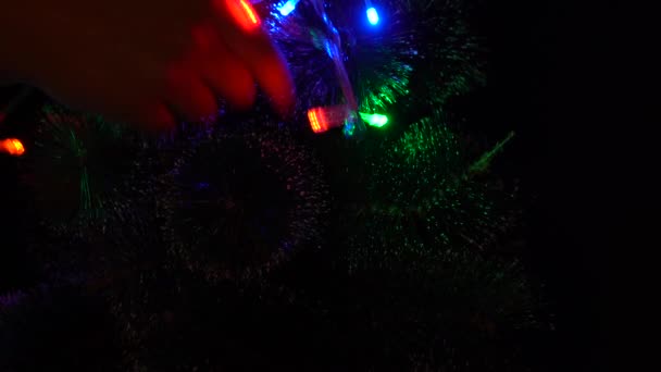 Bunte Lichter Einem Weihnachtsbaum Ideal Als Abstrakter Weihnachtlicher Hintergrund — Stockvideo