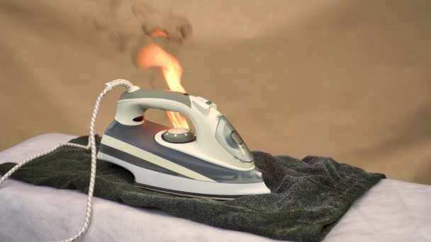 Forgot Turn Electric Iron Ironing Clothes Careless Handling Electrical Household — ストック動画