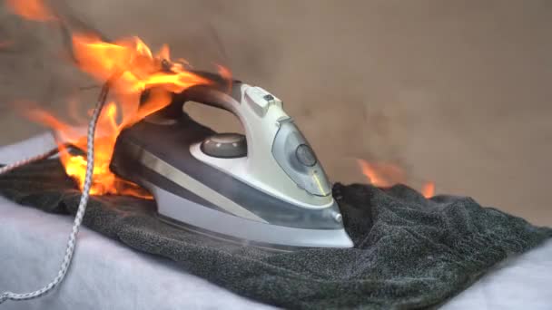 Forgot Turn Electric Iron Ironing Clothes Careless Handling Electrical Household — ストック動画