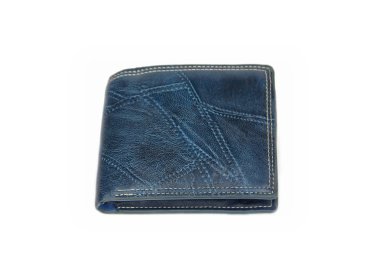 Beyaz arka planda izole koyu mavi cüzdan