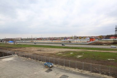 İnşaat ve büyük lojistik merkezi, iç dolgu ve kaplama başlatma işlemi