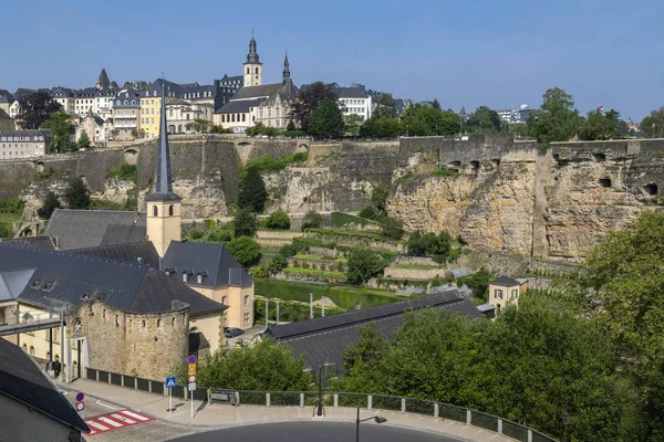 Luxembourg City Ville Luxembourg Falak Régi Város Látogatóink Grund Terület — Stock Fotó