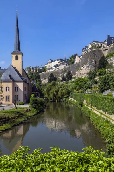 Luxembourg City Ville Luxembourg Falak Régi Város Látogatóink Grund Terület — Stock Fotó