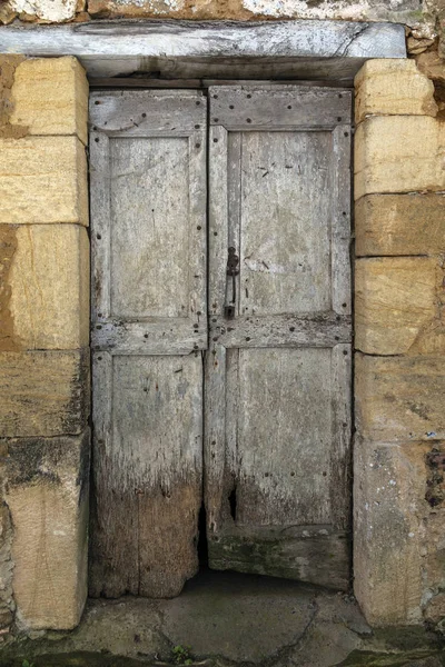 Una Antigua Puerta Medieval Castillo Montfort Castillo Comuna Francesa Vitrac — Foto de Stock