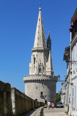 La Tour de la Lanterne veya Poitou-Charentes bölgesini Fransa'nın kıyısında La Rochelle Vieux Port fener kulesi.
