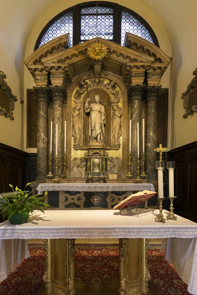 Small Shrine Next Famous Rialto Bridge San Polo District Venice — Stock Photo, Image