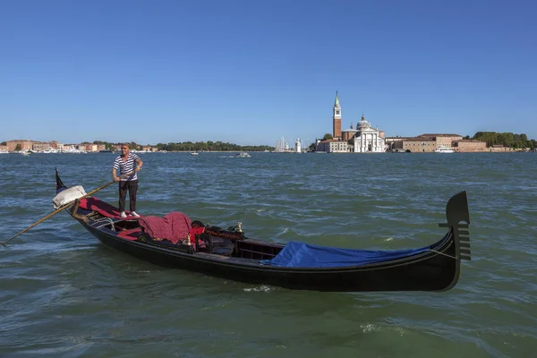 Gôndola Igreja Beneditina Ilha San Giorgio Maggiorea Lagoa Veneziana Veneza — Fotografia de Stock