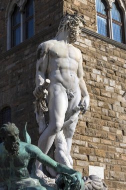 Michelangelo'nun David Palazzo Vecchio (eski saray), Floransa, İtalya'nın şehrin Belediye Binası yakınındaki kopya. Piazza della Signoria bakmaktadır. Unesco Dünya Mirası tarihi Floransa (Firenze) merkezidir.