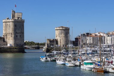 La Rochelle Fransa Poitou-Charentes bölgesinde kıyısında. 