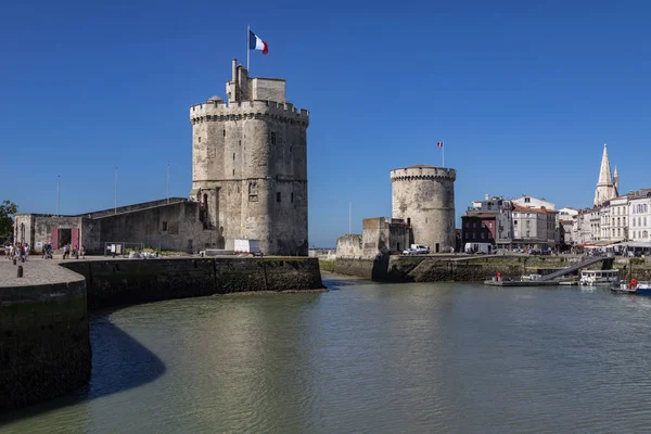 Fransa'nın Poitou-Charentes bölgesinin kıyısında La Rochelle Vieux Port. 