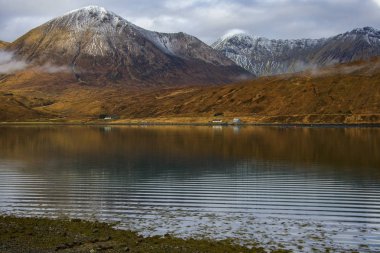 Loch Ainort ve Luib üzerinde Isle of Skye kuzeybatı İskoçya'da yakınındaki Cuillin Hills