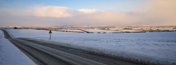 Invierno Una Carretera Rural Yorkshire Del Norte Noreste Inglaterra — Foto de Stock
