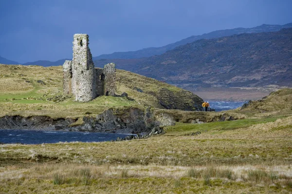 苏格兰西北部苏格兰高地 Loch Assynt 附近的 Ardverk 城堡遗址 — 图库照片