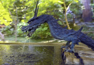 Eikando Kyoto, Japonya kentinde, Eikan-do Zenrin-ji Tapınağı'nda ejderha Çeşmesi.