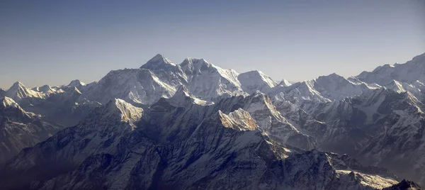 Mount Everest i pasmo górskie Himalajów — Zdjęcie stockowe