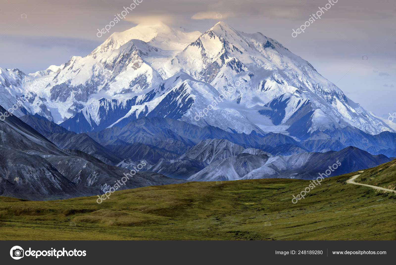 Mont McKinley - Parc national Denali - Alaska image libre de droit par  Steve_Allen © #248189280