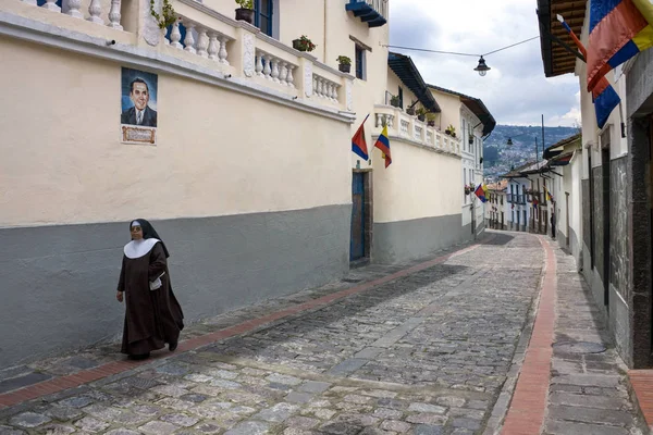 Starego kolonialnego ulicy Calle Ronda - Quito - Ekwador — Zdjęcie stockowe