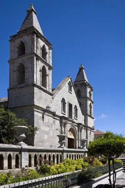 Iglesia en Plaza Principal en Pueblo Pujili - Ecuador — Foto de Stock