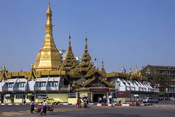 Суле-Пагода - Янгон - Мьянма — стоковое фото