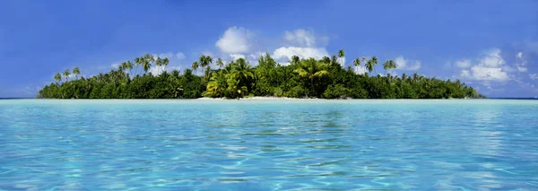 南太平洋库克群岛泻湖中的热带岛屿 — 图库照片