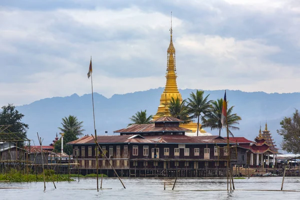 Phaung Daw Oo Paya Pagoda - Myanmar — Stock Photo, Image