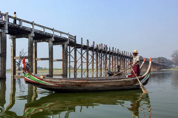 U-Bein Bridge-Amarapura nära Mandalay-Myanmar — Stockfoto