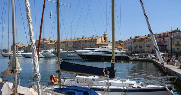 Fransa'nın güneyinde Fransız Rivierası üzerinde St Tropez — Stok fotoğraf