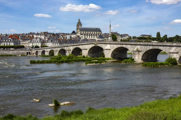 Blois junto al río Loira - Valle del Loira - Francia —  Fotos de Stock