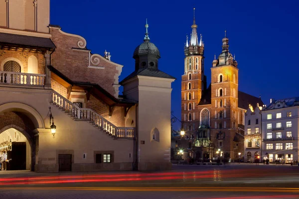 Szent Mária Templom Lengyelországi Krakkóban Téren Található Ruhaterem Rynek Glowny — Stock Fotó