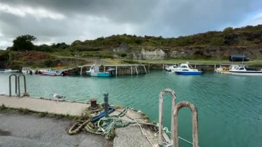 Birleşik Krallık 'ın kuzey Galler' deki Anglesey adasının kıyılarındaki Amlwch limanı.
