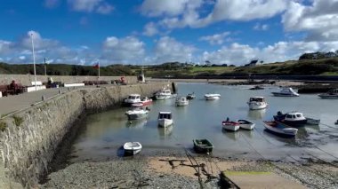 İngiltere 'nin Kuzey Galler' deki Anglesey Adası 'ndaki Cemaes Körfezi