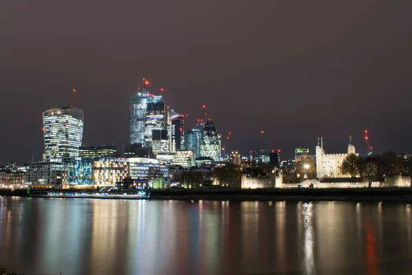 Cityscape Londýn Odrazu Vody — Stock fotografie