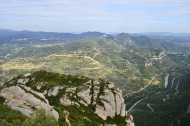 Montserrat bir vadiden panaramic görünümünü